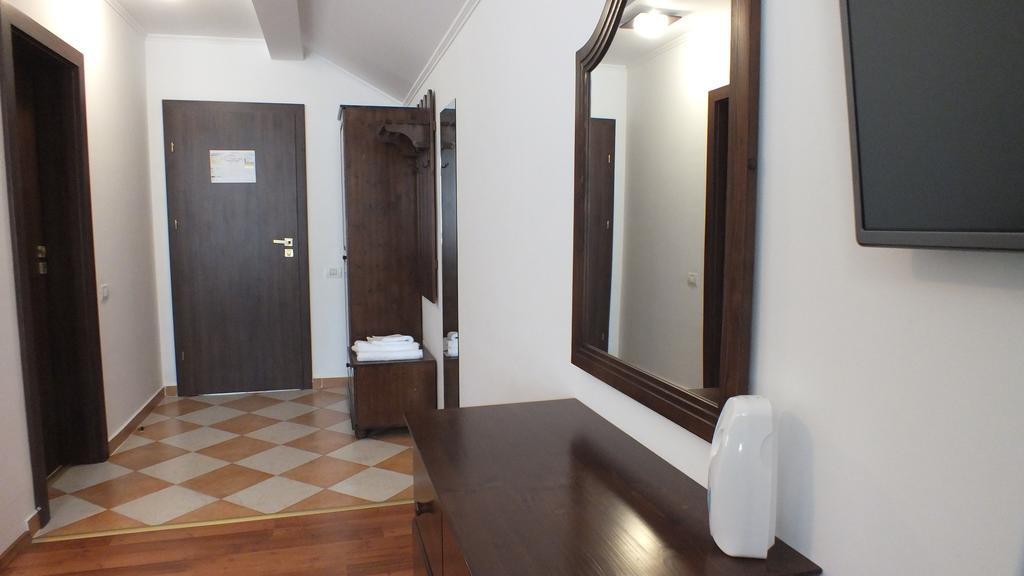 Hanul Cocosul Vitanesti Extérieur photo